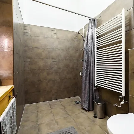 Apaczai 17 Cozy Elegance Near Chain Bridge Budapest